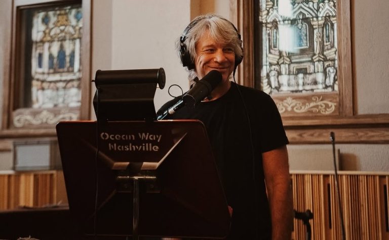 Bon Jovi conta como virou um avô coruja: ‘É loucura, mas é maravilhoso!’