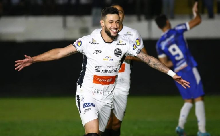 Brandão reencontra técnico no Rio Branco