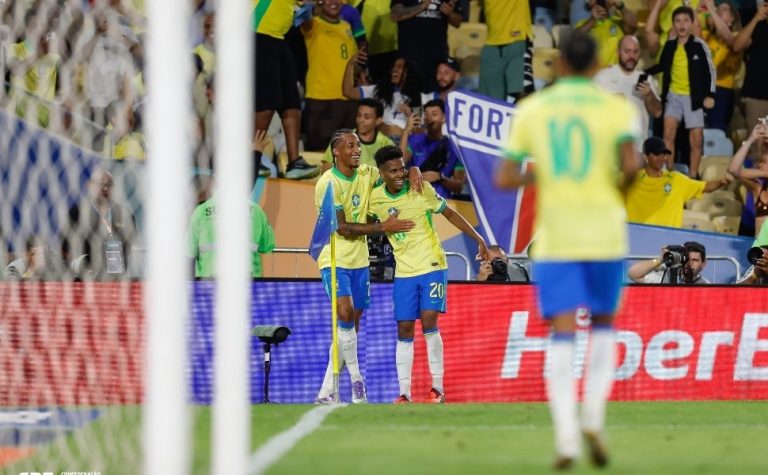 Estêvão se torna mais jovem a marcar pela seleção em jogos oficiais desde Pelé