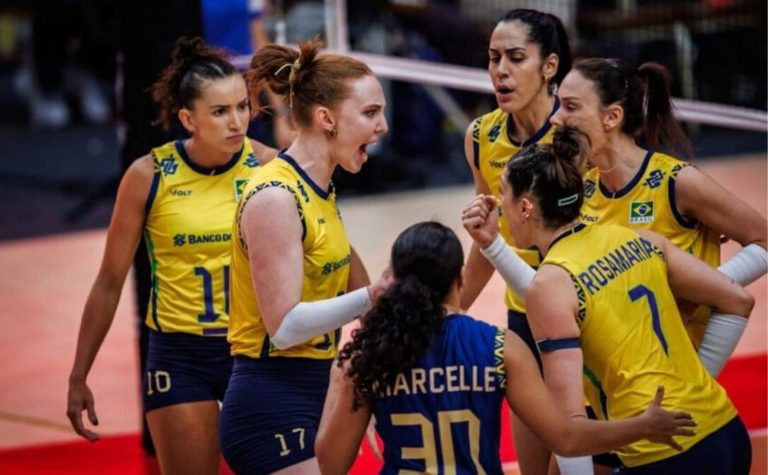 Brasil erra mais, perde para Itália e disputa o bronze no Mundial feminino