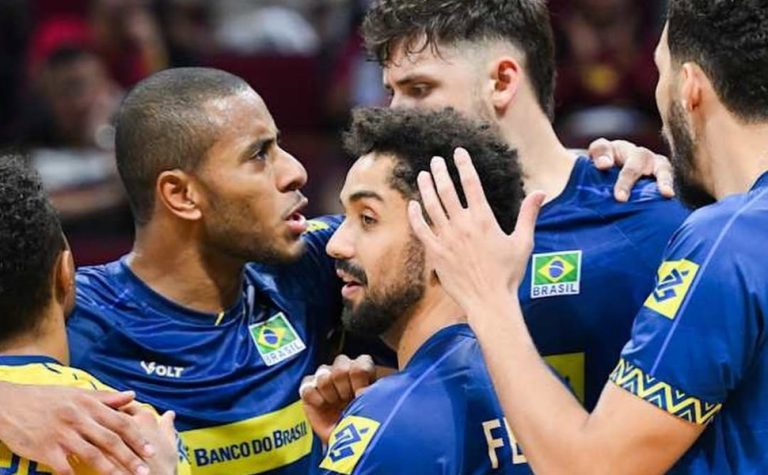 Brasil vence República Tcheca e se classifica às oitavas do Mundial de vôlei