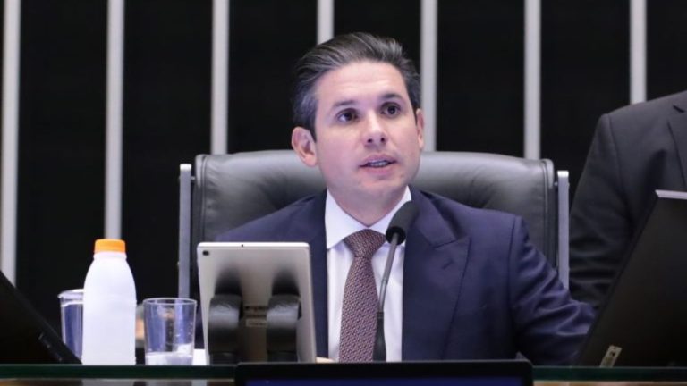 Câmara aprova urgência de projeto que trata de anistia a atos golpistas