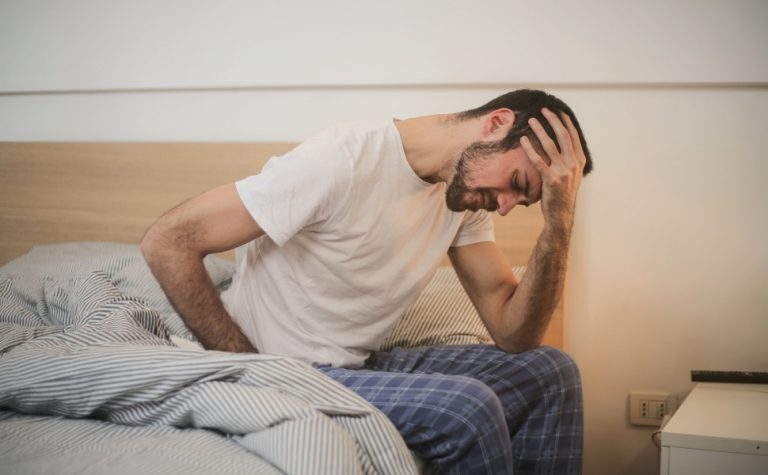Cansaço pode ser falta de vitamina B12? Especialistas explicam