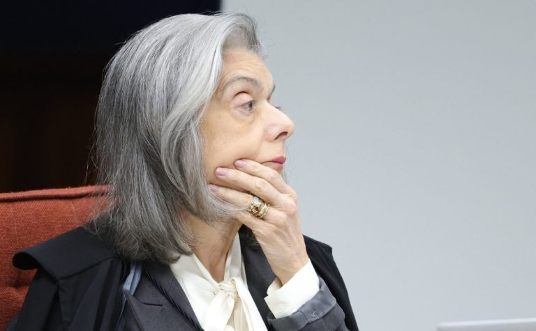 Cármen Lúcia rebate advogado de Ramagem e defende urnas eletrônicas