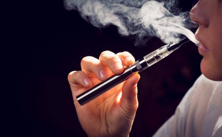 Cigarro eletrônico vai criar nova geração de pacientes com doença no pulmão
