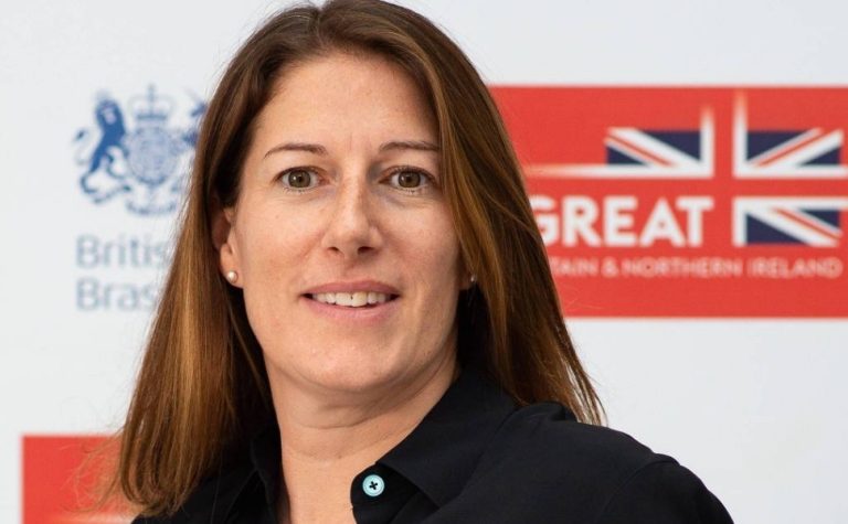 Como o SUS salvou a vida da embaixadora britânica no Brasil
