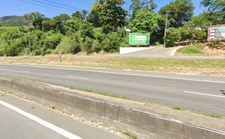 Concessionária vai instalar alambrados sobre mureta após morte de aluno na BR-101