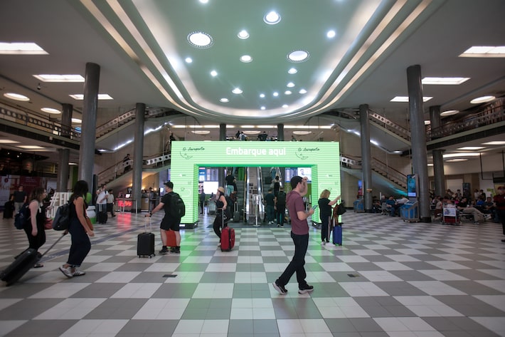 Congonhas tem voos cancelados por causa de fechamento de aeroporto no Rio de Janeiro