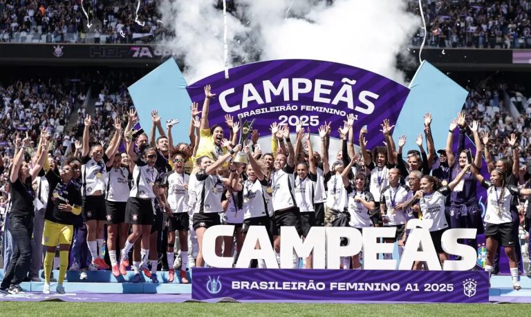 Corinthians vence Cruzeiro e é campeão brasileiro de futebol feminino