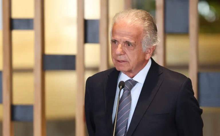 Crise entre Venezuela e EUA preocupa, diz ministro da Defesa do Brasil