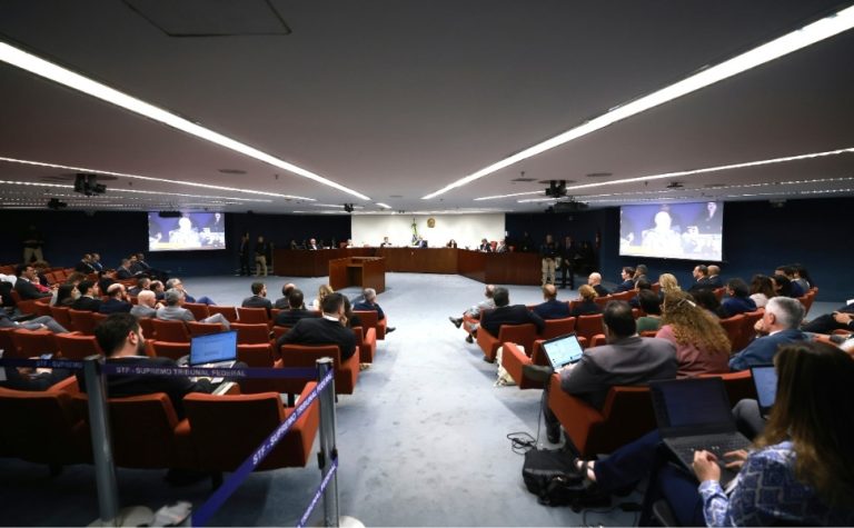 Defesa de Bolsonaro discorda de votos de Moraes e Dino, mas respeitará decisão