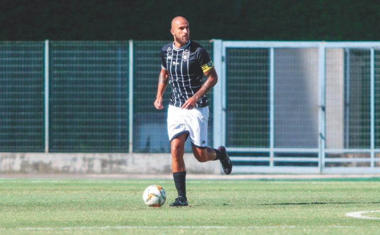 Depois do técnico, Rio Branco anuncia saída do zagueiro Gustavo Carbonieri