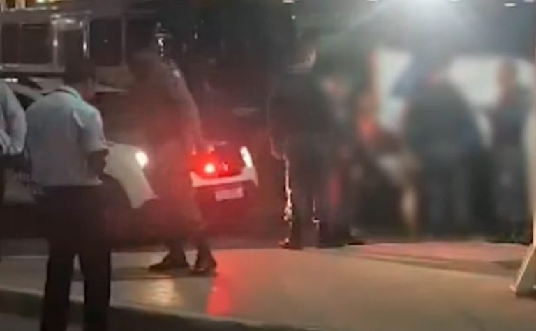 Discussão em coletivo termina com jovem agredida em terminal de Vila Velha