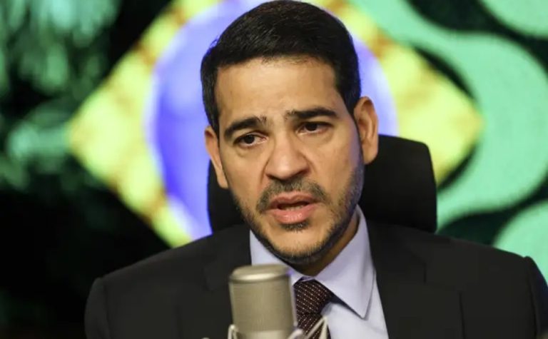 EUA vão revogar visto do advogado-geral da União