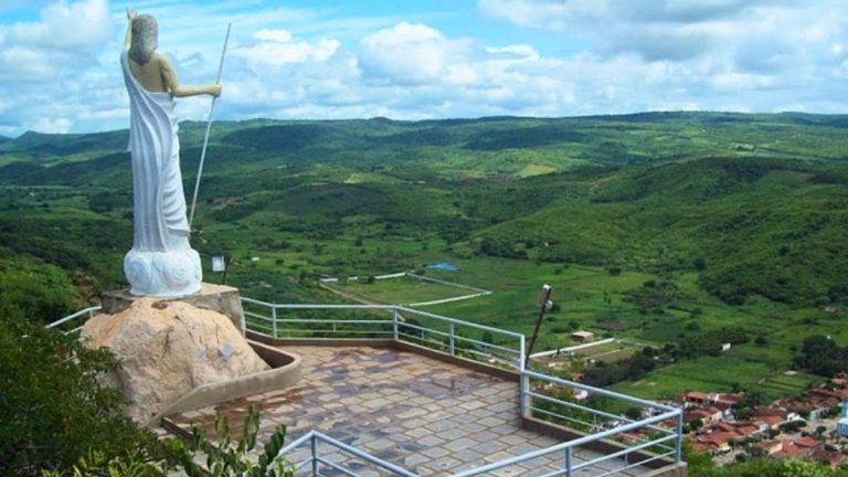 Em Solidão, sementes brotam entre fé, memória e o arroz da terra