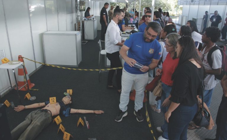 Feira exibe tecnologias usadas contra crimes
