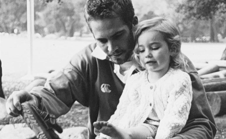 Filha de Paul Walker presta homenagem ao ator no dia em que ele completaria 52 anos