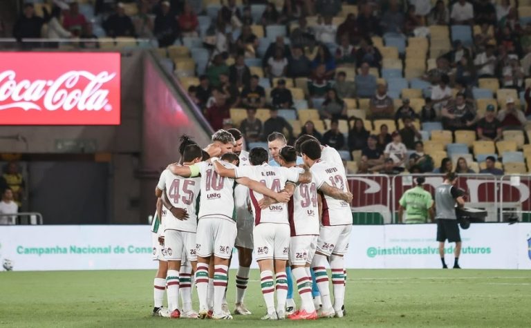 Fluminense aguenta pressão e bate o Vitória em jogo com duas expulsões