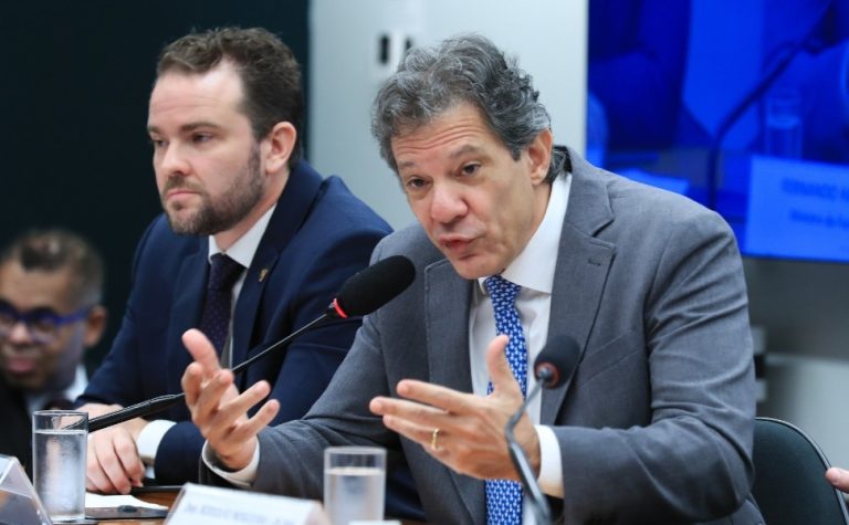 Haddad diz que Receita alcançará os “verdadeiros ladrões da nação”