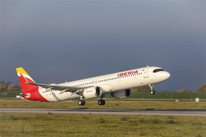 Homem é encontrado morto após viajar escondido em compartimento de avião