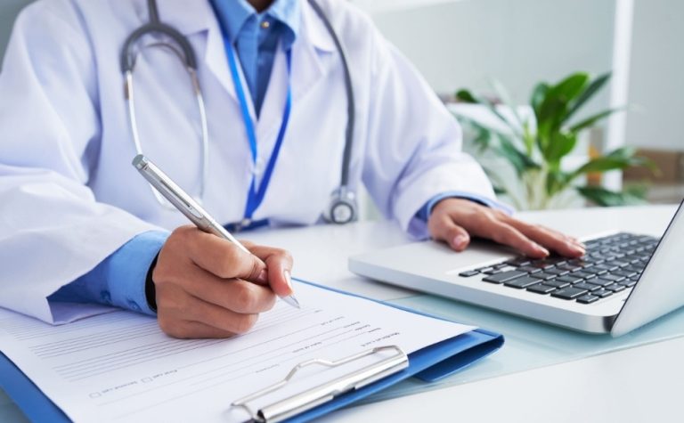 IA vai ajudar a combater fraudes de falsos médicos nas redes sociais
