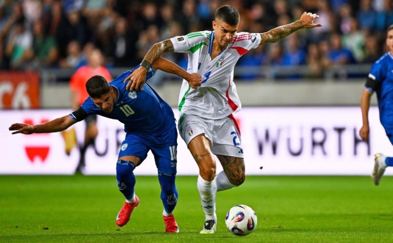 Itália vence jogo caótico contra Israel e mantém sonho de vaga direta no Mundial