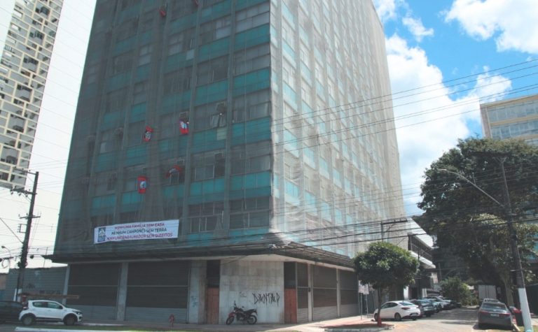 Justiça manda desocupar prédio no Centro em até 5 dias