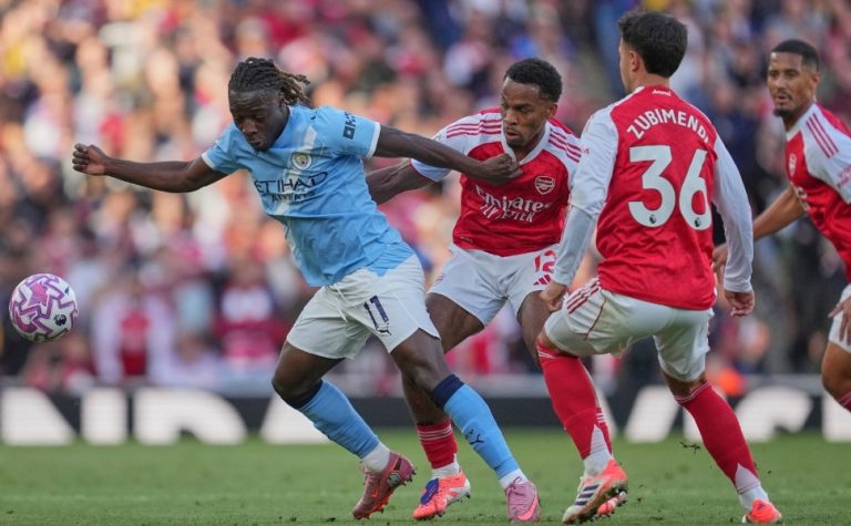 Martinelli marca por cobertura e impede vitória do City sobre o Arsenal
