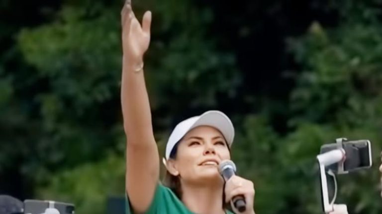 Michelle Bolsonaro processa Joice Hasselmann por chamá-la de “amante”