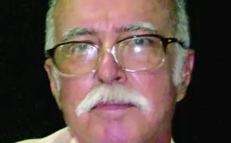 Morre José Augusto Carvalho, professor aposentado da Ufes e referência em Letras