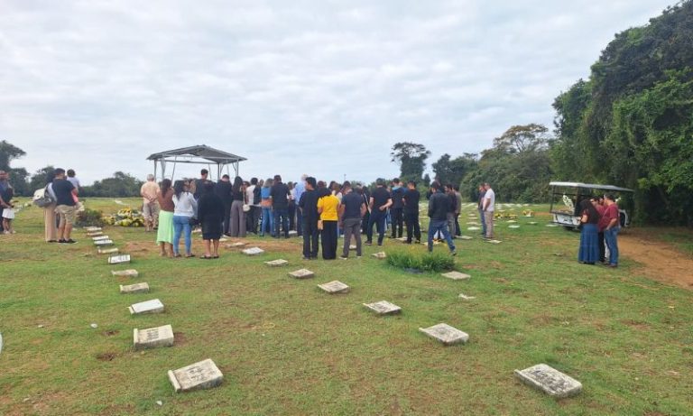 Motociclista arremessado da Segunda Ponte após colisão com carro é enterrado