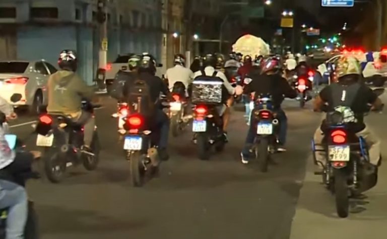 Motociclistas protestam por morte de motoboy na Segunda Ponte
