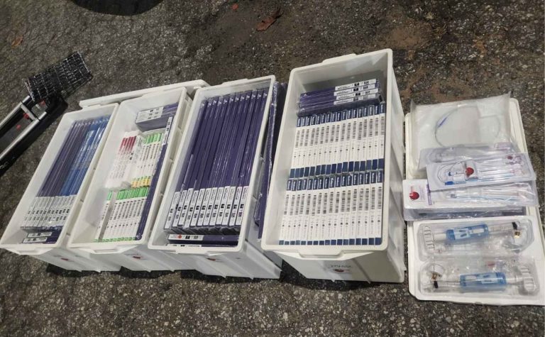 PRF flagra veículo com carga de material hospitalar de R$300 mil na BR-101 no ES