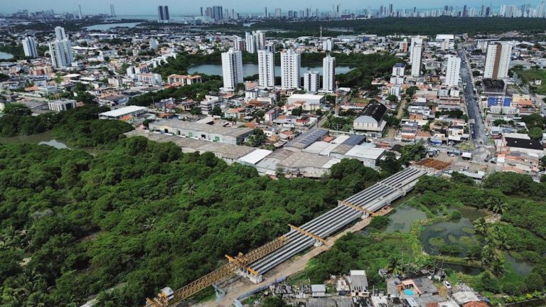 Ponte Júlia Santiago atinge 80% de execução e deve ser concluída em 2026