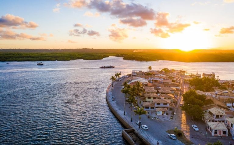 Porto Seguro vai cobrar taxa de até R$ 90 por dia para veículos visitantes