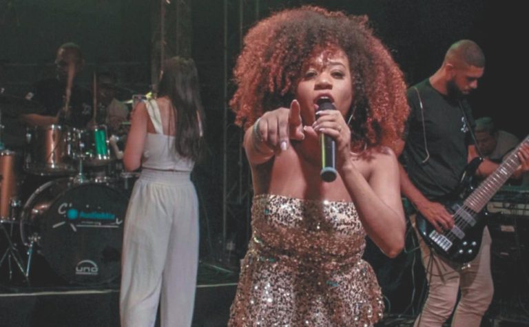 Pratos típicos com tilápia e show de Dalzy Sales em Jacaraípe no fim de semana