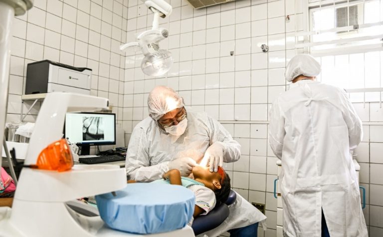 Prefeitura de Vitória abre processo seletivo para cirurgião-dentista