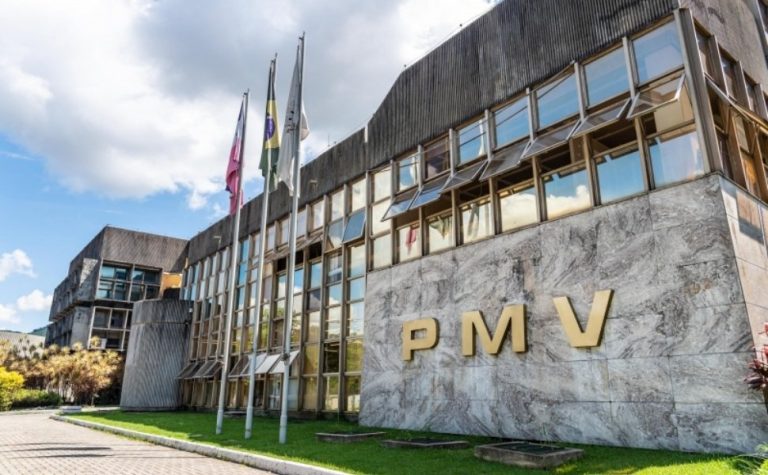 Prefeitura de Vitória nomeia aprovados em processos seletivos para cargos públicos