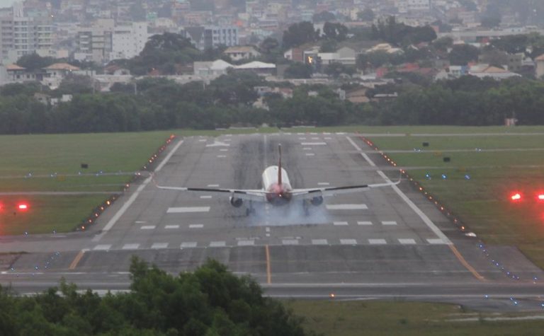 Variação de mais de 1.000% em passagens aéreas para o verão