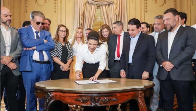 Raquel sanciona lei que autoriza empréstimo de R$ 1,5 bilhão para obras em PE
