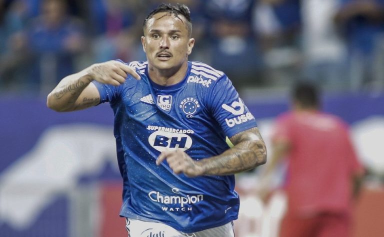 Rio Branco anuncia a contratação de Edu, ex-atacante do Cruzeiro