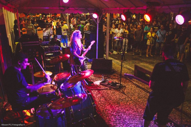 Rock na Calçada celebra 10 anos com programação que une rock e rap no Recife Antigo