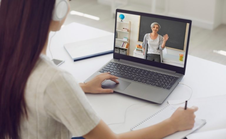 Sai lista de cursos superiores semipresenciais autorizados pelo MEC