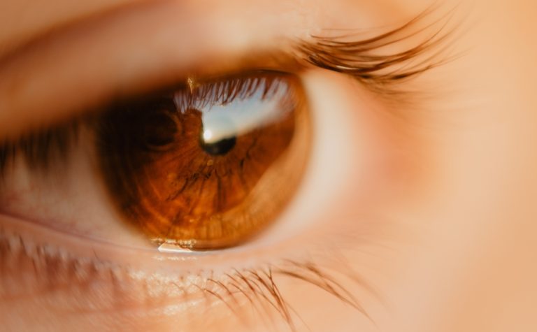 Saiba como identificar câncer nos olhos de crianças