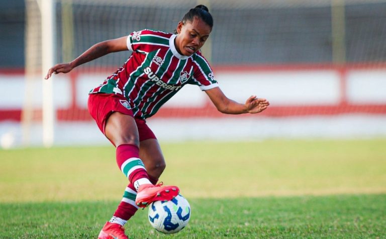 “Sonho em defender a Seleção Brasileira”, revela zagueira capixaba do Fluminense