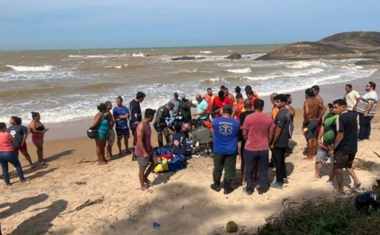 Tio e sobrinho morrem afogados em praia no Sul do ES
