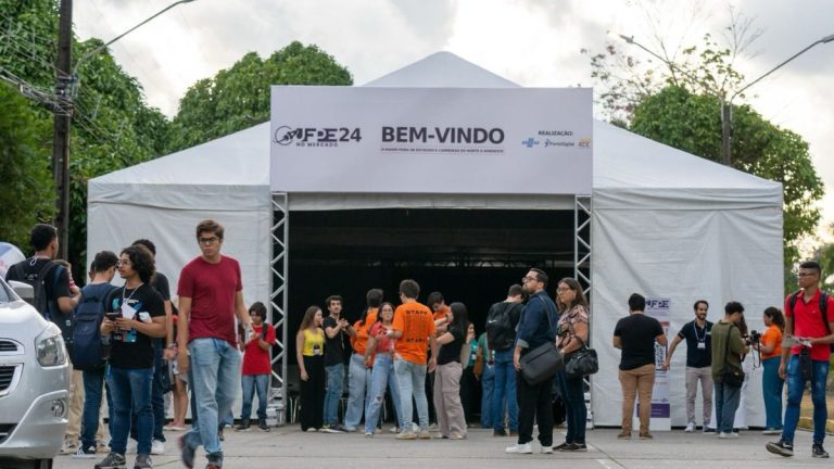 UFPE no Mercado 2025: estudantes podem sair com proposta de estágio ou trainee