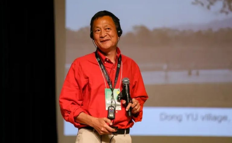 Arquiteto chinês renomado e documentarista brasileiro morrem em queda de avião
