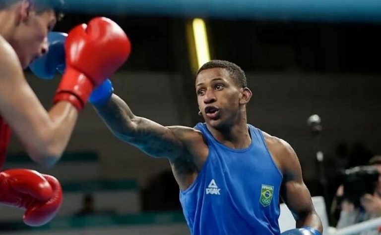 Yuri Falcão conquista a prata no Mundial de Boxe