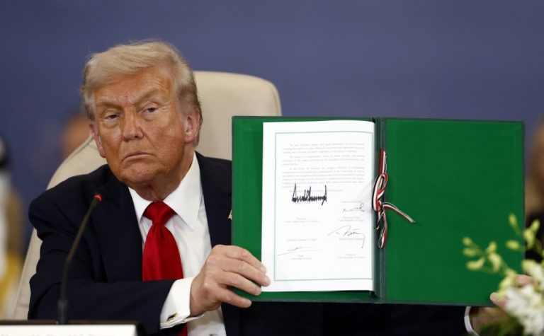 Acordo de paz assinado por Trump e mediadores não menciona Estado palestino